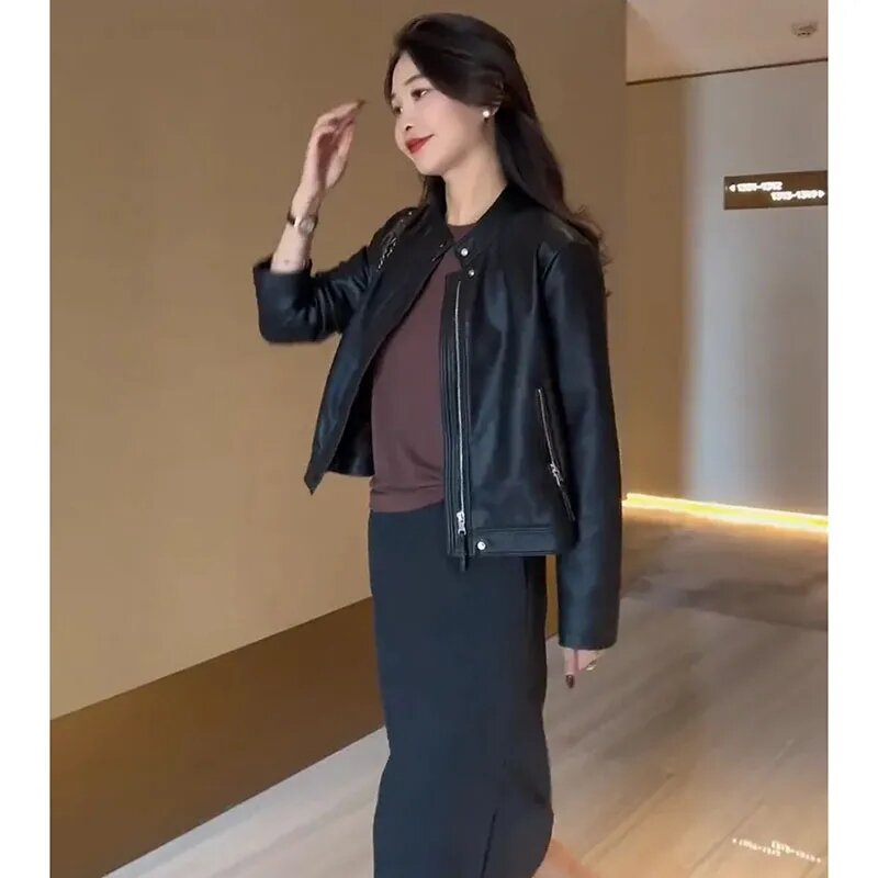 Jaket kulit Pu wanita Korea, mantel luar kulit palsu hitam kasual longgar pendek Musim Semi dan Gugur 2024