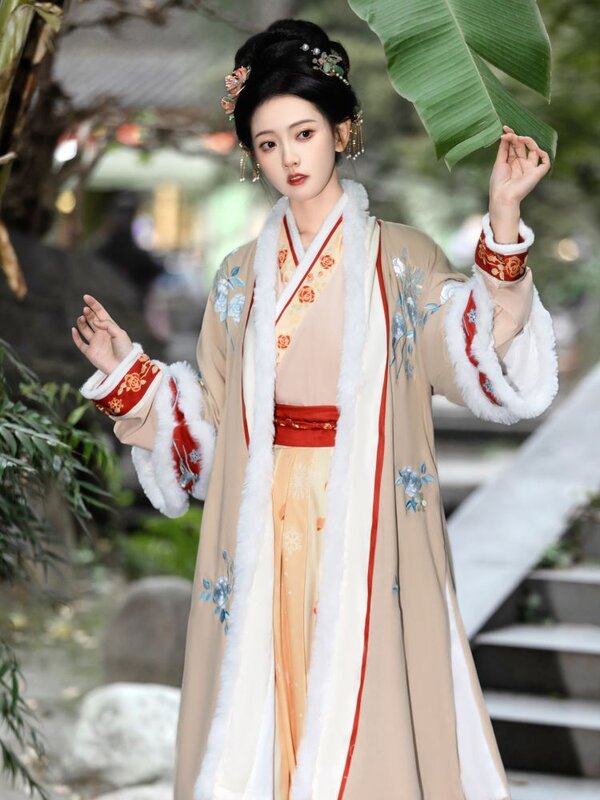 เสื้อผ้าจีนปักลายขนแกะสำหรับผู้หญิงกระโปรงมีจีบคอปกแบบไขว้สำหรับฤดูหนาว