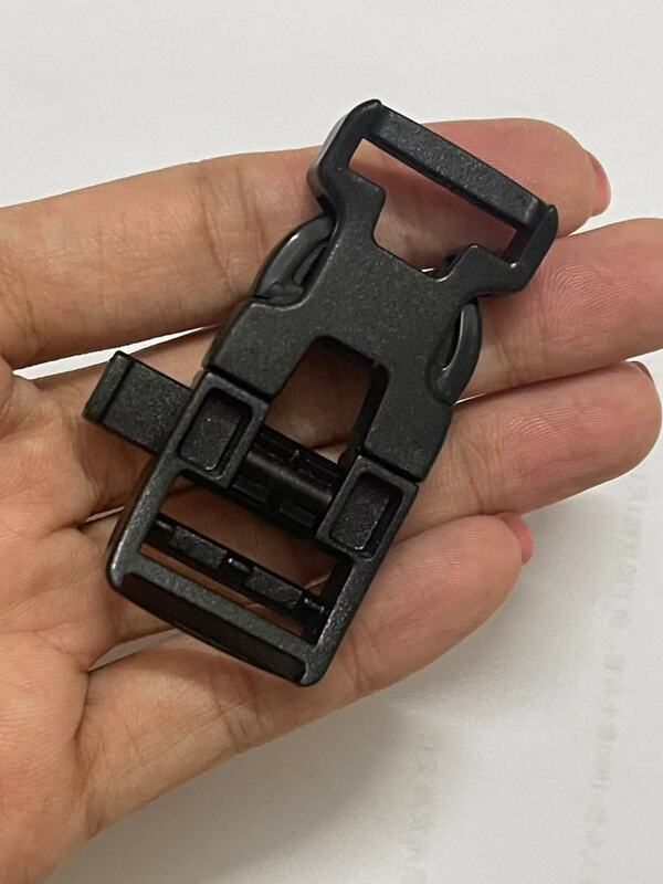 Black 3/4" Quick Release Whistle Buckle Paracord Survival Bracelets Plastic Fastener Squeeze Buckle Clip
