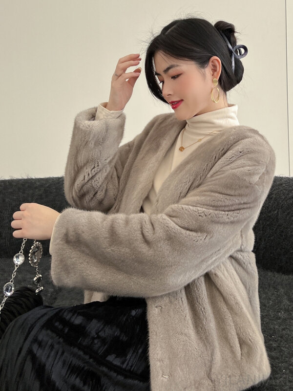 Jaqueta feminina de pele de vison com decote em v curto, cardigã de três botões, manga longa, versão solta, quente, espessada, moda inverno