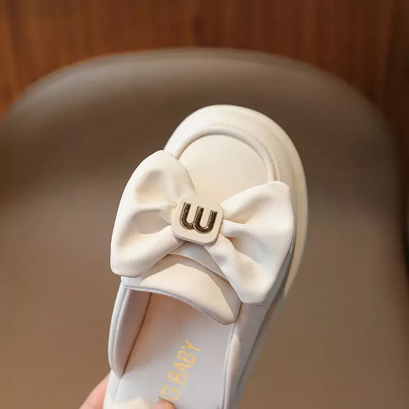 Sandal anak untuk anak perempuan musim panas 2024 baru cetak modis nyaman gaya Korea ikatan simpul dipasangkan dengan gaun sepatu kulit