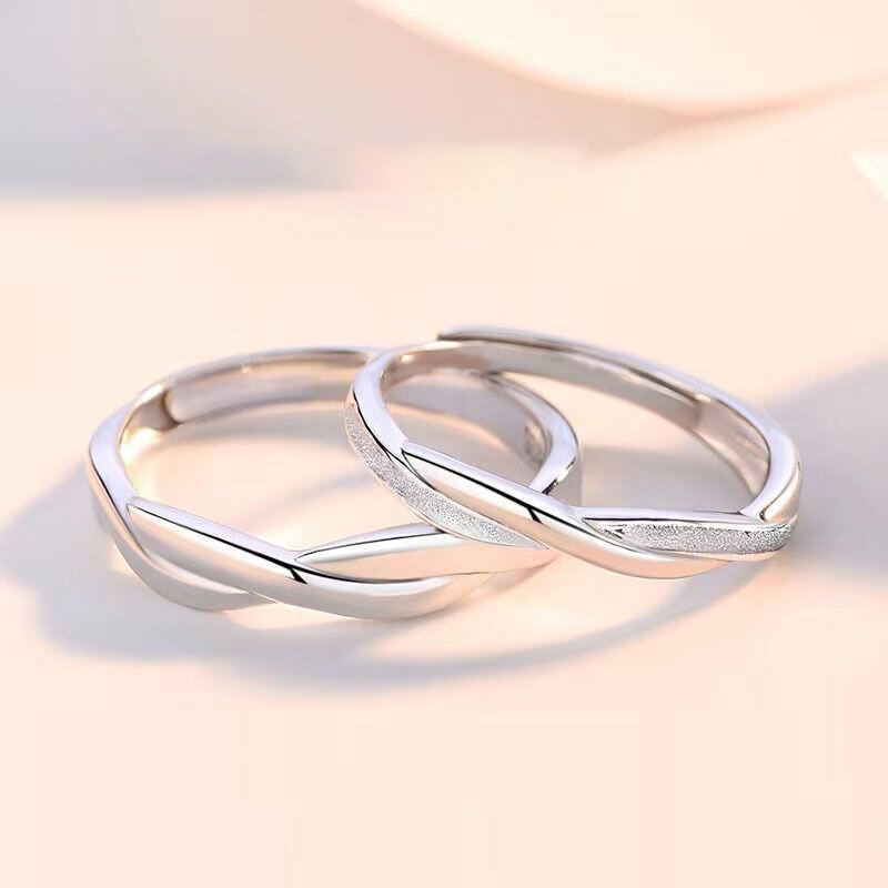 ชุดแหวนคู่แฟชั่นสีเงินแบบง่ายปรับแหวนใส่นิ้วได้เครื่องประดับหรูหราสำหรับผู้หญิงผู้ชายของขวัญครบรอบ