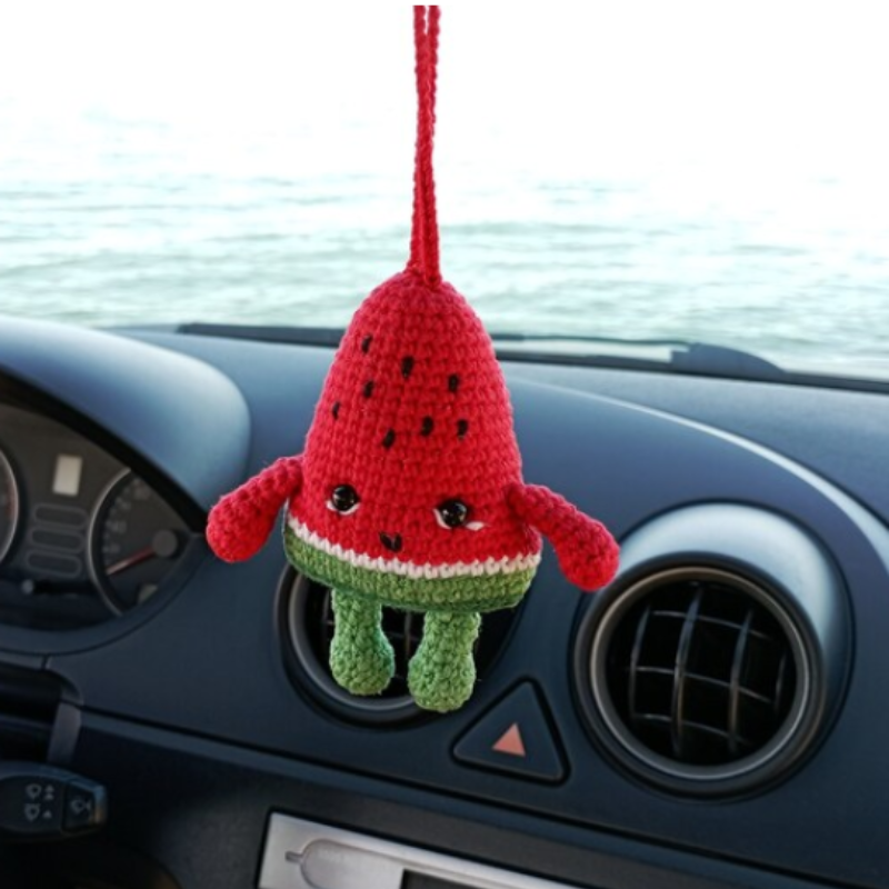 Rantai kunci mobil semangka lucu, liontin lembut buatan tangan untuk dekorasi mobil ornamen merah dan hijau, aksesori mainan anak-anak