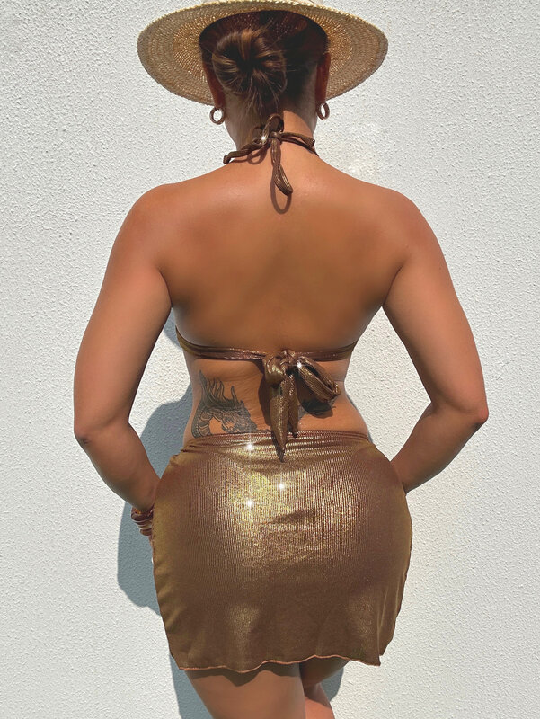 Conjunto de biquíni halter dourado metálico para mulheres, maiô de três peças com mini saia dividida, maiô oco, roupas de praia