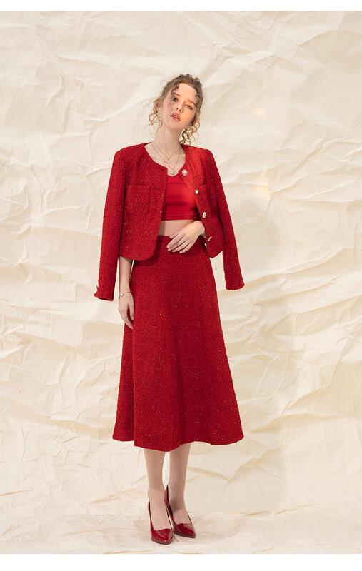 Musim Semi dan Musim Gugur Baru Wanita Merah Temperamen Pendek Leher Bulat Lengan Panjang Ramping Fit dan Mantel Wol Tipis Wanita Mode Semua Cocok