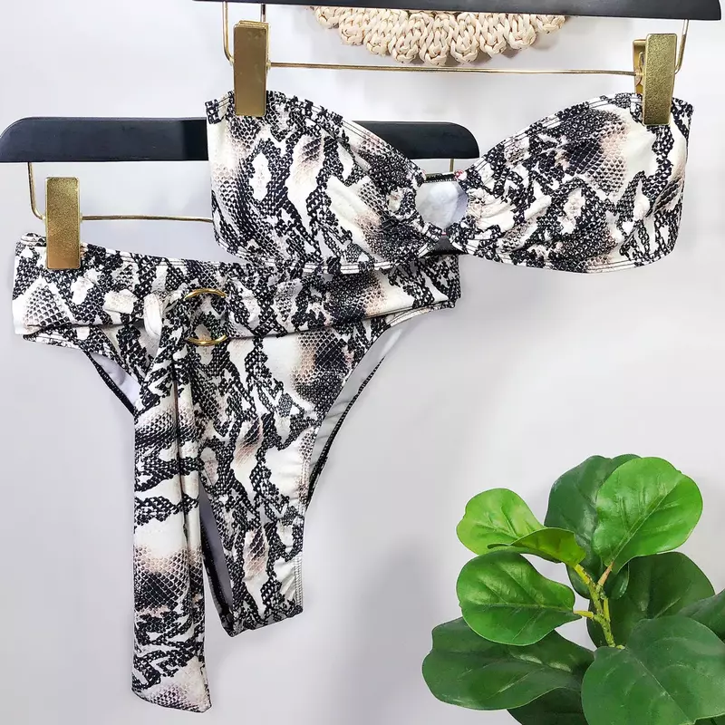 Bikini Bandeau para mujer, traje de baño Sexy de piel de serpiente, conjunto de Bikini, traje de baño femenino con cinturón de Metal, decoración de aros, 2023