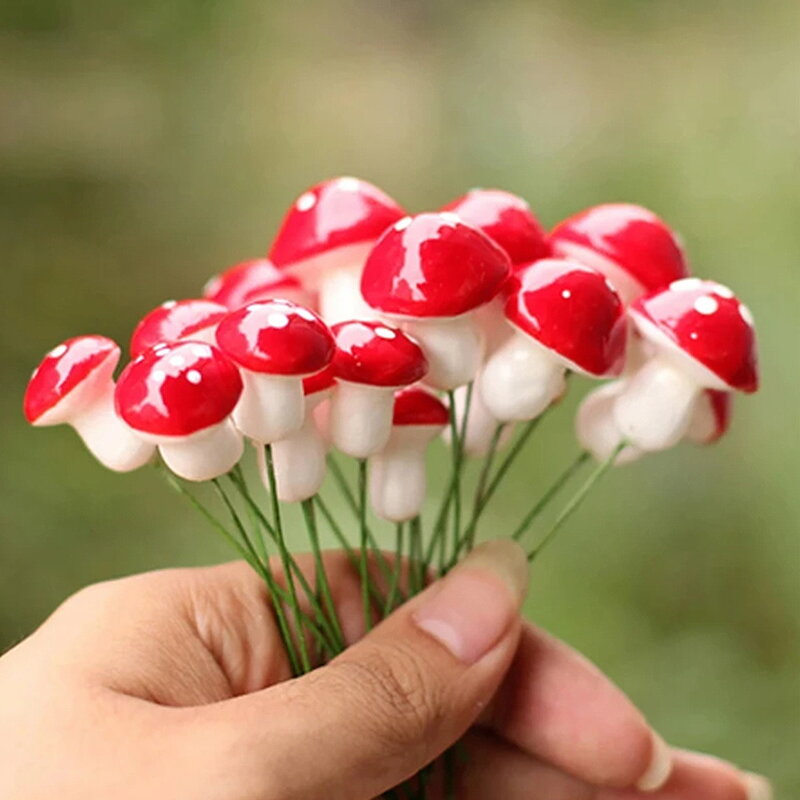 10pcs Artificial Mini Cogumelo Miniaturas Fada Jardim Estátuas Estacas Paisagem Musgo Terrário Artesanato Potted Decor Ornamento