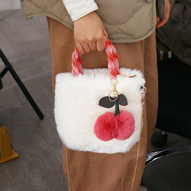 Bolso de mano de felpa de cereza para mujer, bolsa de hombro de gran capacidad, bolso de cadenas, bolso cuadrado pequeño, bolso de invierno