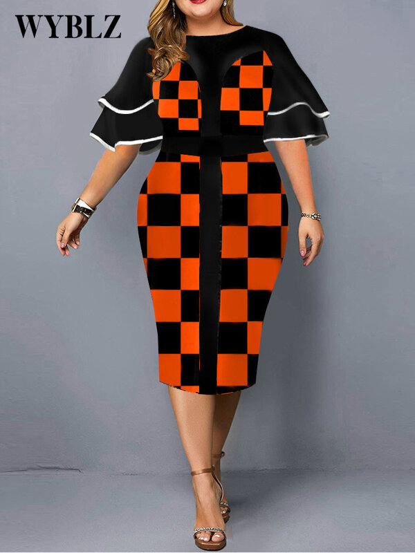 Женское платье-миди с геометрическим принтом и круглым вырезом