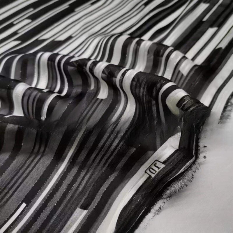 InjBeauty-Tissu en mousseline de soie polyester à rayures argentées, noir et blanc, couture faite à la main, bricolage