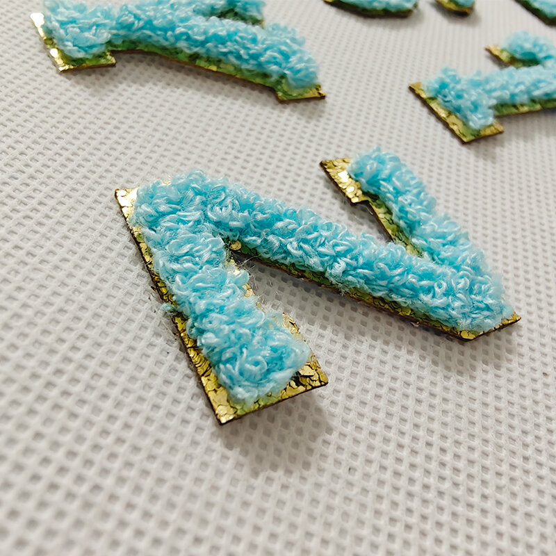 Mini lettera Patch 4.5cm asciugamano adesivo ricamato toppe inglesi per abbigliamento borse accessori alfabeto nome bastone sulle toppe