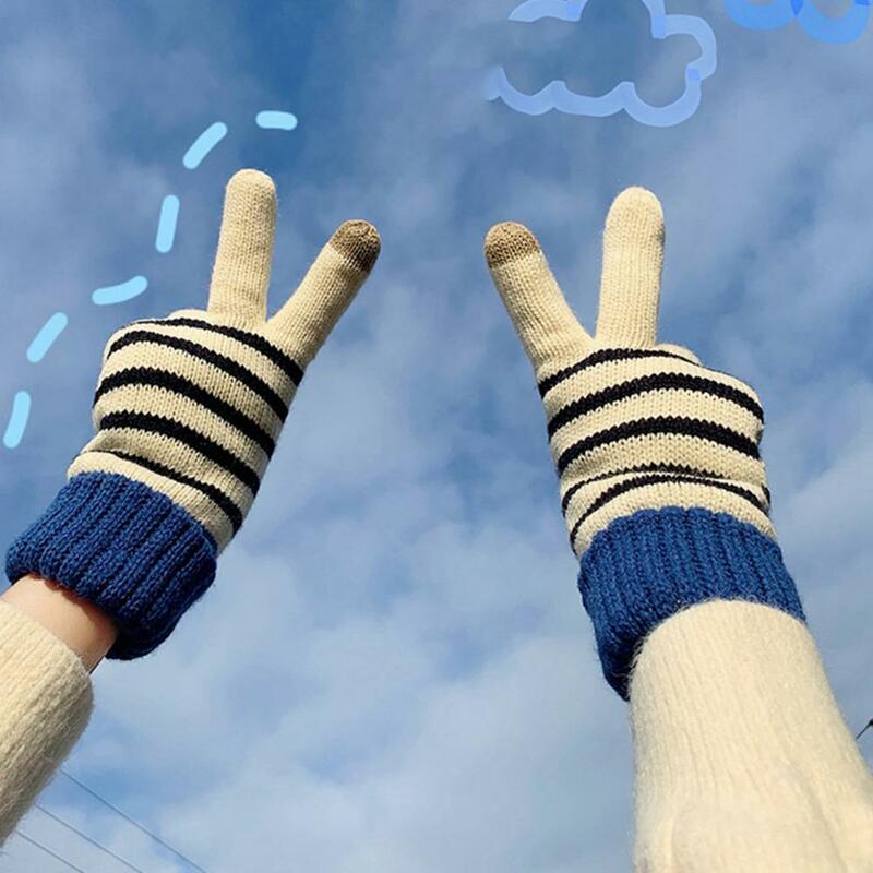 Electric Heated Gloves 1 Pair Popular Touch Screen Cute  Plush Knitting Skiing Gloves Sports Wear