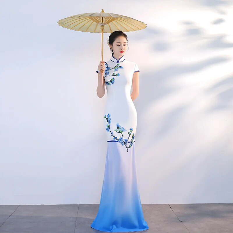 Primavera sexy manga curta qipao bordado apliques gola mandarim gradiente sereia cetim cheongsam vestido chinês feminino