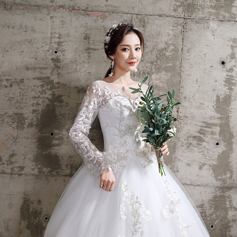 Платье свадебное с длинным рукавом и открытой спиной