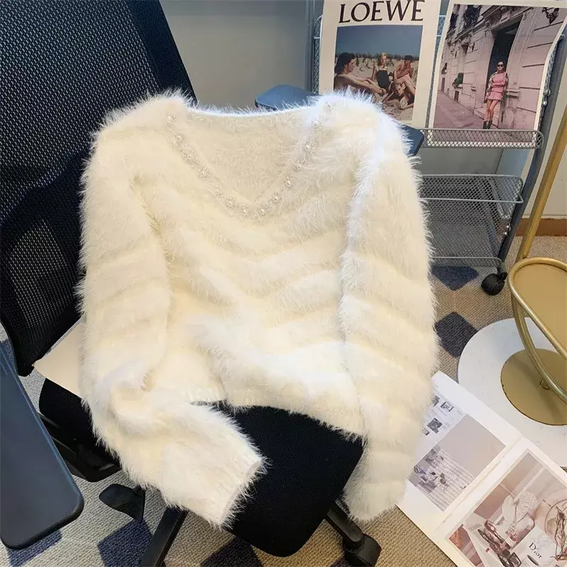 Retro Hong Kong-style Sweater Neckline Personalized Beaded V-Neck Mink-like Fluffy Sweater Women's Short Pullover Sweater 2023