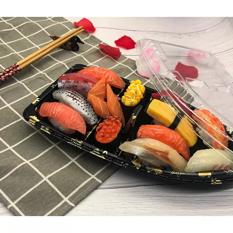 Kunden spezifisches Produkt japanischer Stil transparenter Kunststoff Einweg-Sushi-Tablett zum Mitnehmen mit Deckel Kunststoff-Sushi-Lebensmittel verpackung