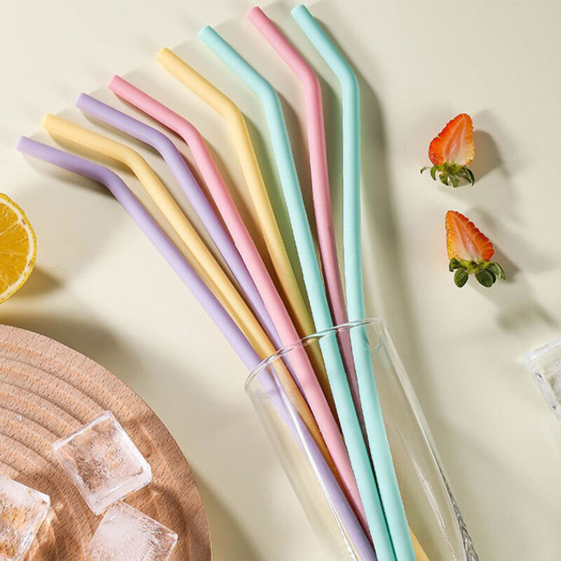 Sedotan silikon warna-warni kelas makanan 4 buah untuk anak-anak minum minuman air, jus sedotan melengkung, sedotan koktail dapat digunakan kembali