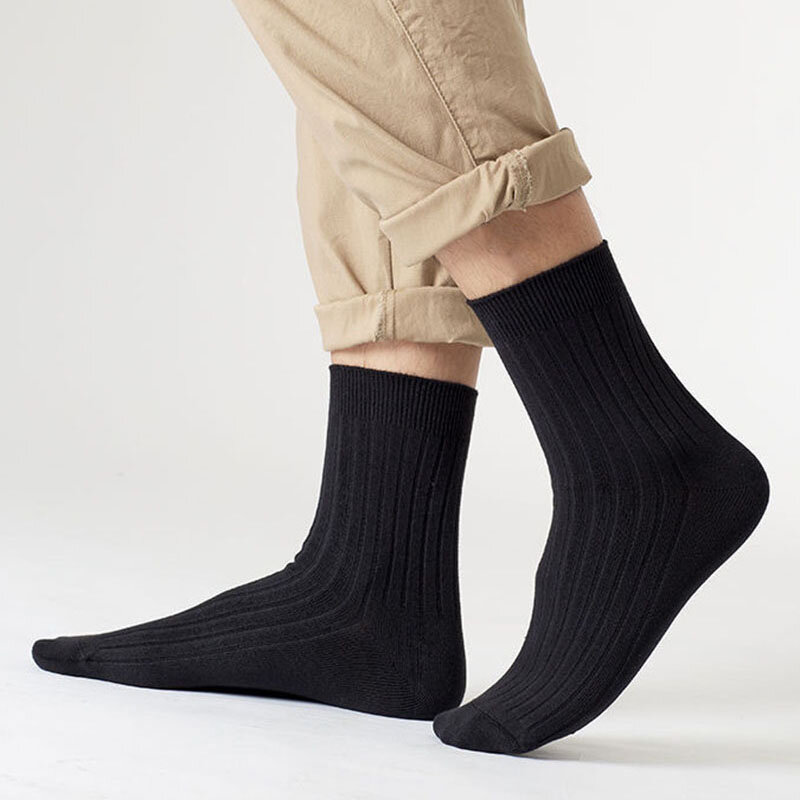 5 paia di calzini da uomo a tubo medio spesso tinta unita autunno e inverno calzini sportivi da uomo neri che assorbono il sudore e traspiranti