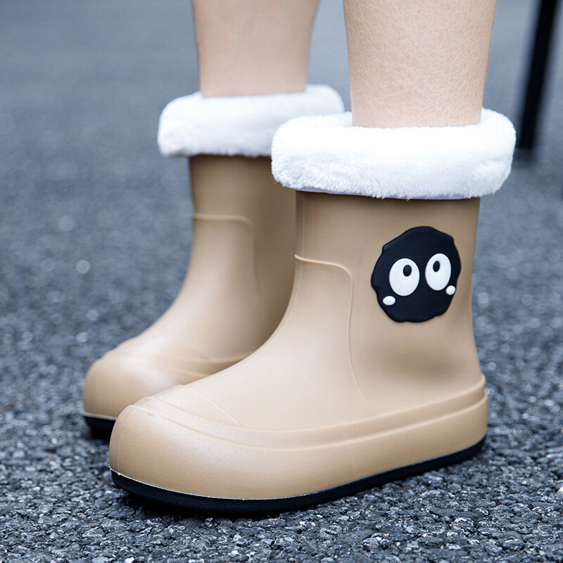 Sepatu hujan kartun wanita, sepatu bot PVC setengah betis tahan air anti selip keluar dengan beludru hangat untuk siswa