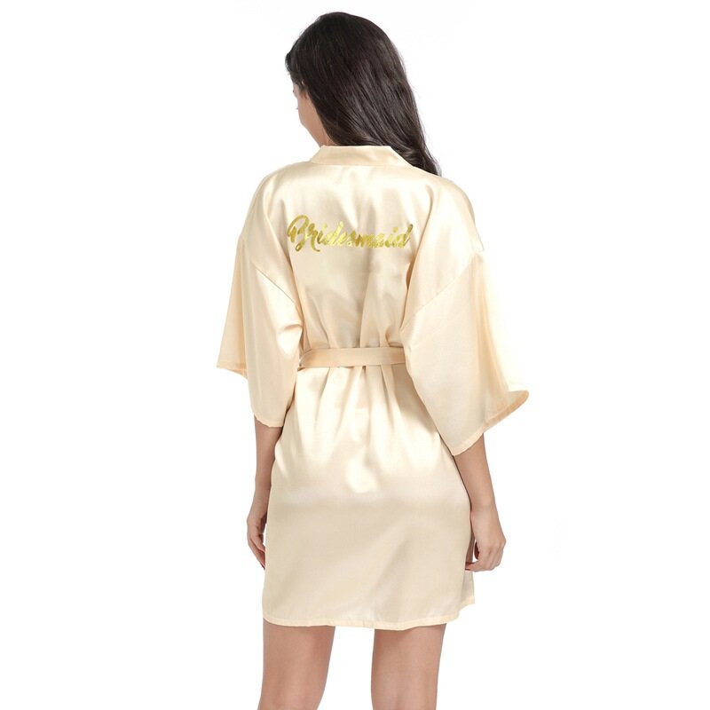 Mulher de cetim quimono robe para dama de honra e noiva festa de casamento ficando pronto curto robe com brilho ouro