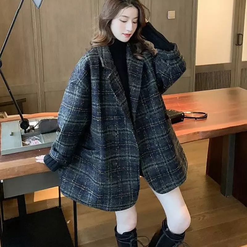 MODE Korea แจ็กเก็ตขนสัตว์ลายสก๊อตสำหรับผู้หญิง, เสื้อโค้ทกระดุมสองแถวให้ความอบอุ่นในฤดูใบไม้ร่วงและฤดูหนาวเสื้อโค้ทเนื้อหนาปกพับย้อนยุคของผู้หญิง