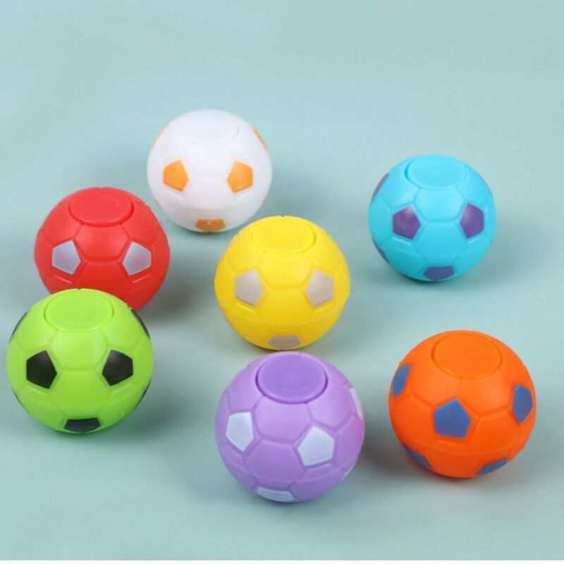 Mini pelota de fútbol giratoria de 4CM, 10 piezas, Spinners, piñata, relleno, Juguetes Divertidos, salto, bolas hinchables, fiesta de fútbol