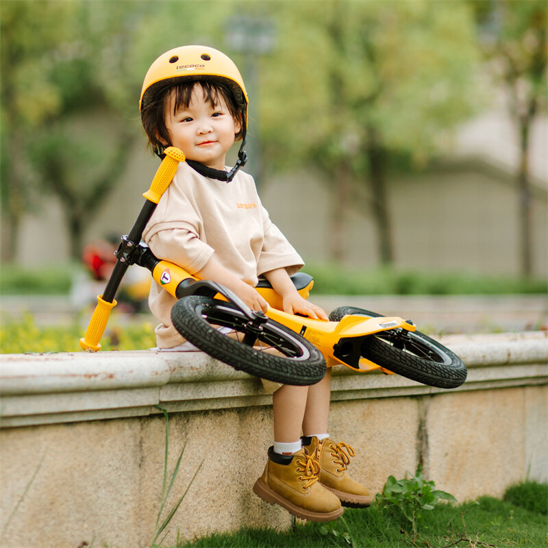 Lecoco Sepeda Keseimbangan Sepeda Balita Ringan untuk Anak Berusia 2-5 Tahun Tanpa Pedal Kursi Latihan Yang Dapat Disesuaikan Sepeda Warna Sangat Keren