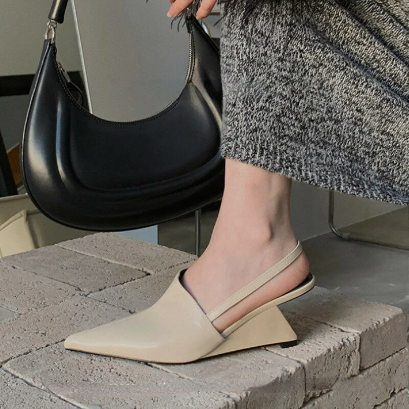 Zeppa stile strano tacchi alti donna Sexy punta a punta sandali con cinturino posteriore testa coperta Design vestito da partito muli scarpe donna pompe