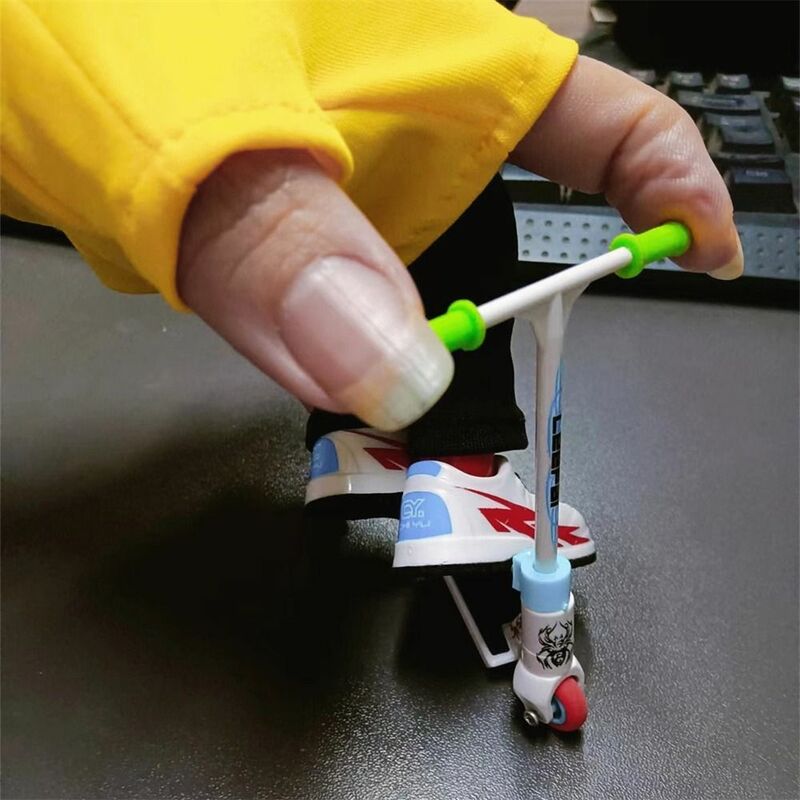 Mini stop Mini hulajnoga fingerboard Model interaktywny ruch opuszki palca zabawka nowość deskorolka dla prezenty świąteczne rodzic-dziecko