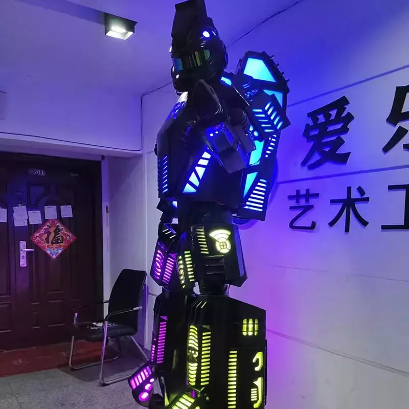 Kostiumy na szczudłach spacerowicza parada mężczyzny świecąca zbroja lampka na kask ubrania na imprezę Robot Cosplay karnawałowy strój atmosferyczny