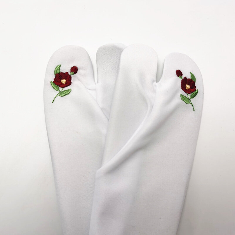 Tamancos antiderrapantes bordados femininos saco de pés, meias de dois dedos meio tubo, acessórios de quimono do Japão, meias de palco