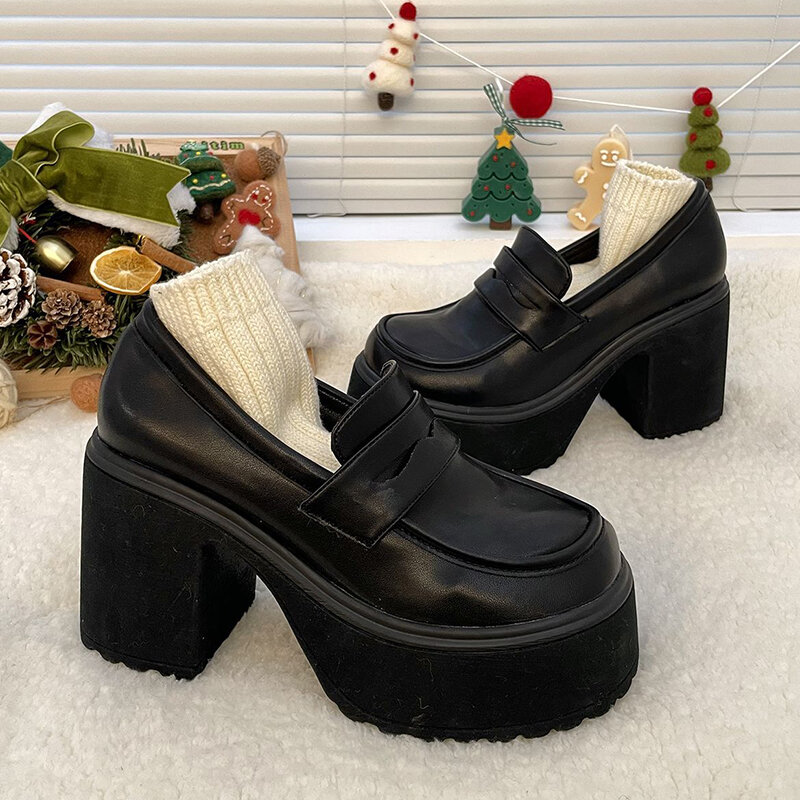 Super wysokie szpilki mokasyny damskie 2024 wiosenna lakierowana buty na koturnach kobieta wsuwa czarne buty Jk jednolity Mary Janes