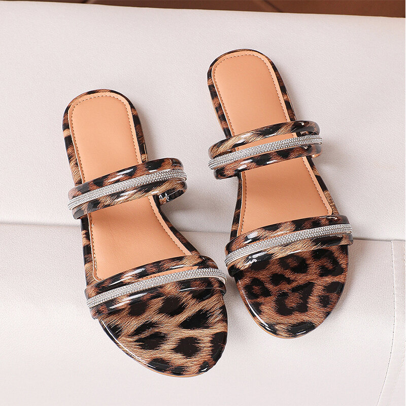 Leopard Slippers Women Crystal Shoes Flats Summer Sandals 2024 New Walking Slides Outdoor Beach Casual Fashion Female Flip Flops