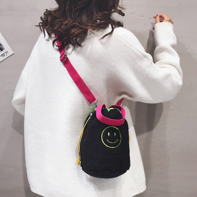 Bolso de hombro pequeño con sonrisa bordada para mujer, bandolera de felpa suave para estudiantes y niñas, bolso cruzado de lana de cordero