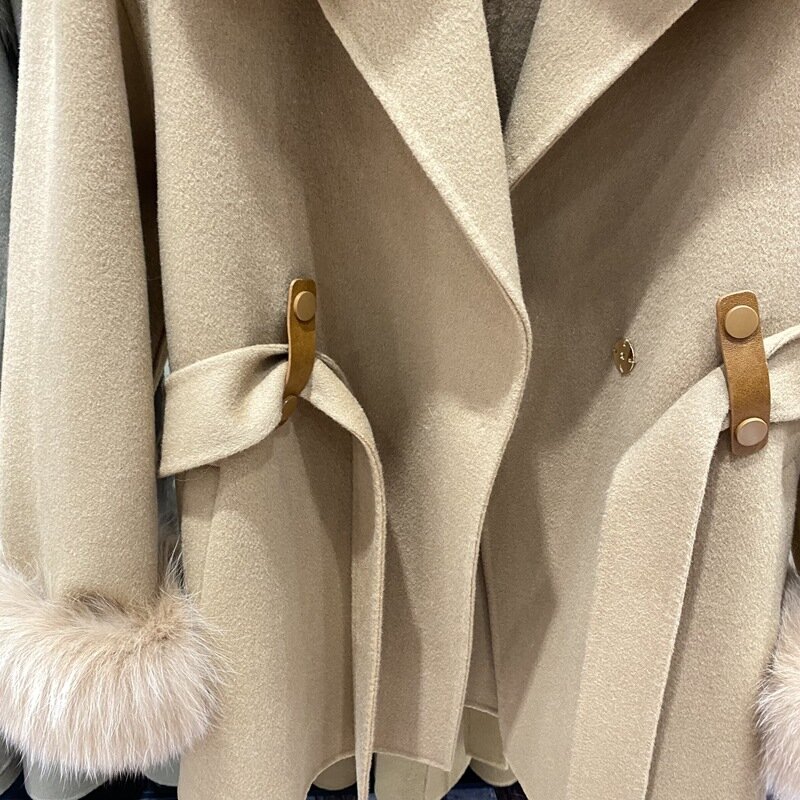 Женское шерстяное пальто с манжетами из натурального Лисьего меха