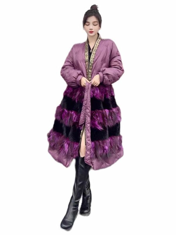 Abrigo de plumón de zorro real de hada Zi para mujer, versión coreana, envoltura de cintura adelgazante suelta bordada de industria pesada, nuevo 2024