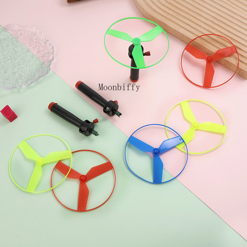 6 pezzi di plastica colorata Pull Line UFO disco volante giocattoli da gioco all'aperto per bambini compleanno Pinata bomboniere premi per l'asilo