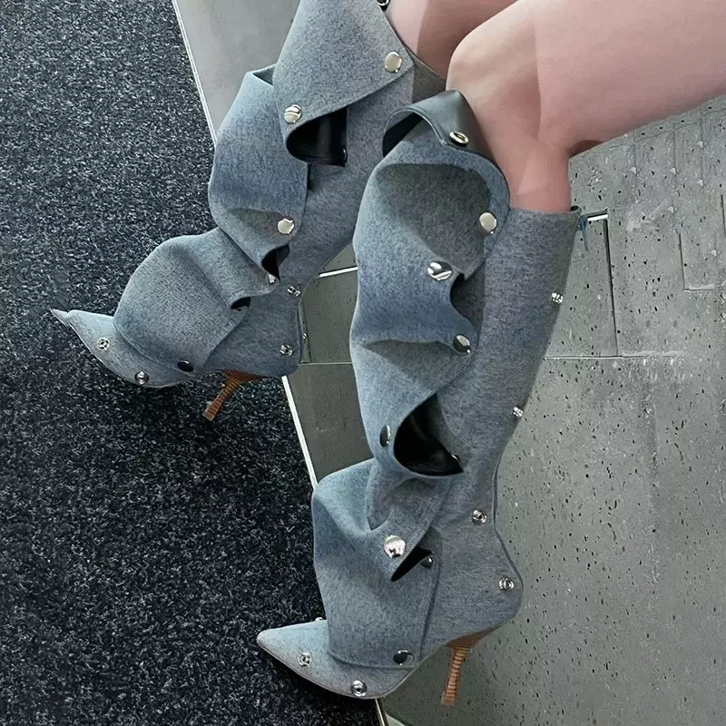 Długie buty na wysokim obcasie damskie Botte buty zimowe Botte buty Botas Mujer na cienkim obcasie szpiczaste buty dżinsowe buty z metalowymi guzikami