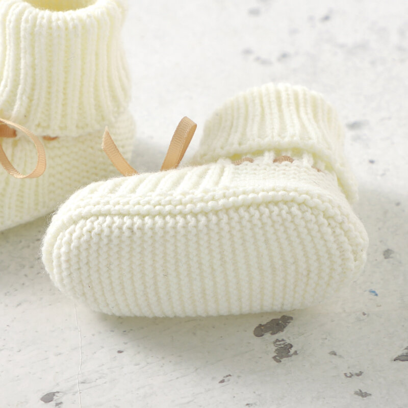 Neugeborenen Baby Schuhe Handschuhe Set Handmade Infant Junge Mädchen Stiefel Fäustlinge Gestrickte Mode Bogen Kleinkind Kid Kleidung Zubehör 0-18M