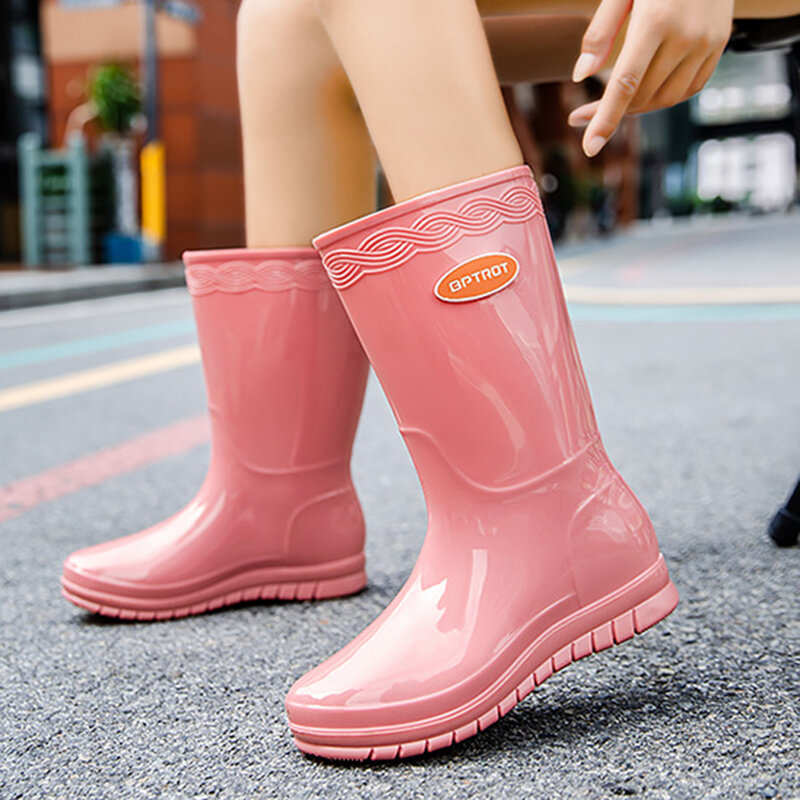 รองเท้ายางรัดรองเท้าบูทหน้าฝนยาวครึ่งน่องแฟชั่นสำหรับผู้หญิงรองเท้ากันฝน PVC กันน้ำเกรดสูงรองเท้าบูทหน้าฝนสวน