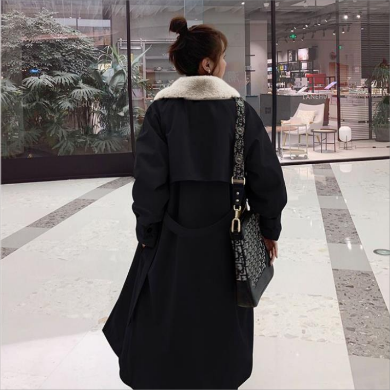 Elegant winter thickened long trench coat for women Faux fur collar parka with belt imitation wool lined thermal coat for women
