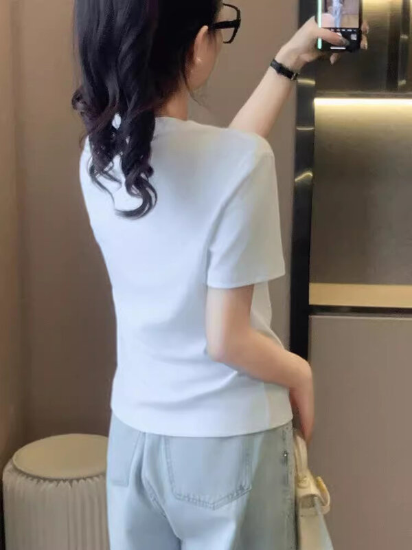 Nouveau T-shirt rouge de style chinois pour femmes L'été Mode Tees Tops brodés à manches courtes avec col en O Vintage T-shirt en coton ample