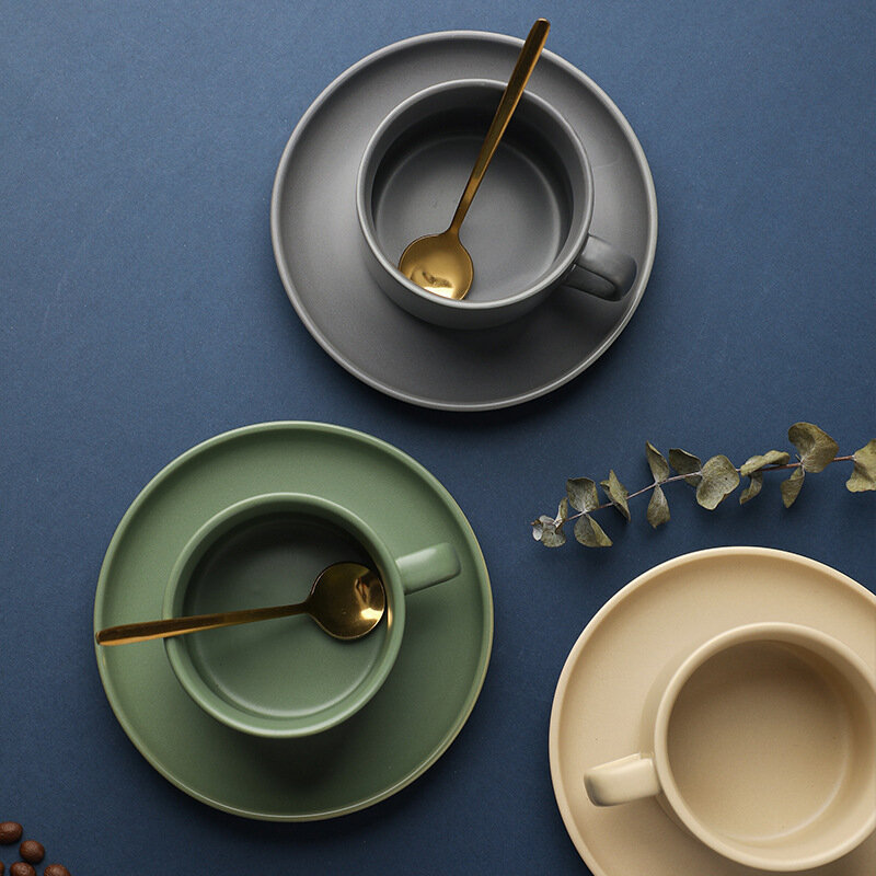 Cangkir teh keramik Nordik, warna Solid Set hadiah Modern porselen cangkir kopi susu Espresso dengan sendok meja minuman kantor