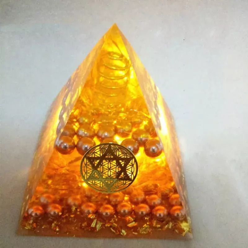 Pirámide de energía de orgonita, cristal Aura, recoge riqueza, trae buena suerte, artesanía decorativa de resina, adorno de pirámide de orgón, personalización