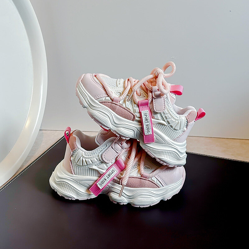รองเท้ากีฬาของเด็กผู้หญิง2024ฤดูใบไม้ผลิและฤดูใบไม้ร่วงรองเท้าเด็กใหม่รองเท้าวิ่งแบบลำลอง