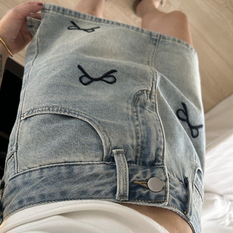 Saia jeans bordada com arco de rua retrô americano para mulheres, design de nicho de verão, cintura alta, fina, palavra com uma, maré, tamanho grande