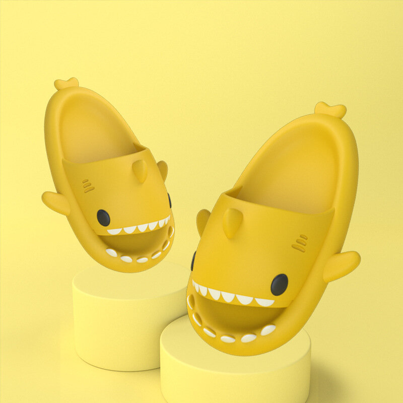 Chanclas de tiburón de dibujos animados para niños y niñas, sandalias de suela suave de EVA, zapatos antideslizantes para el hogar y exteriores, Verano