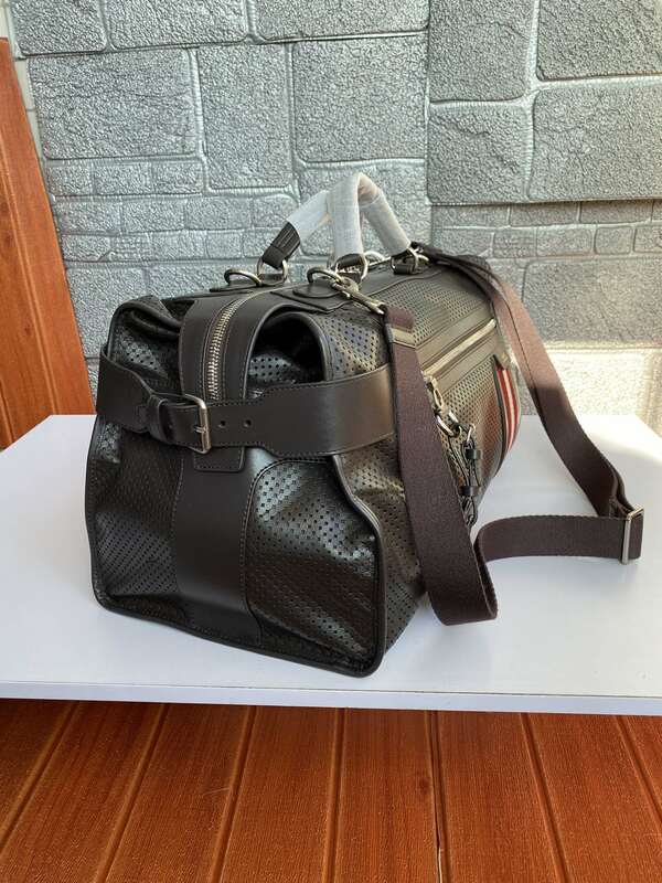 Fashion B Design Business Zipper Top Layer Cowhide Carry-on Travel Bag Men's Boarding Handbag Crossbody Travel Luggage Bag