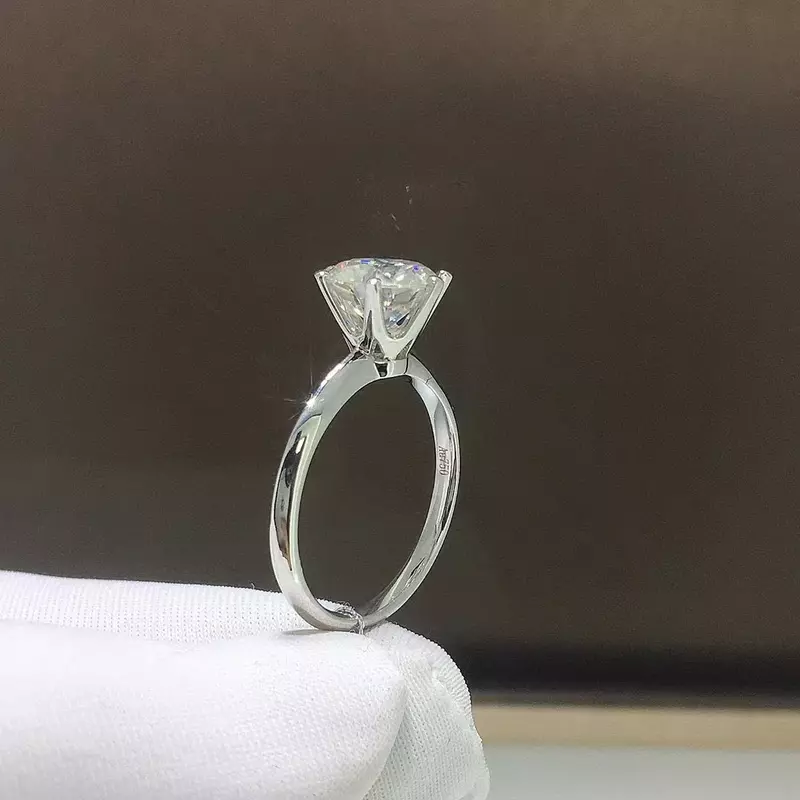 คลาสสิก6ง่ามแหวนเพชรกลม5กะรัตแหวนเงินสเตอร์ลิงชุบทอง14K ความคมชัดสูงแหวนเพชรสี D เครื่องประดับผู้หญิง