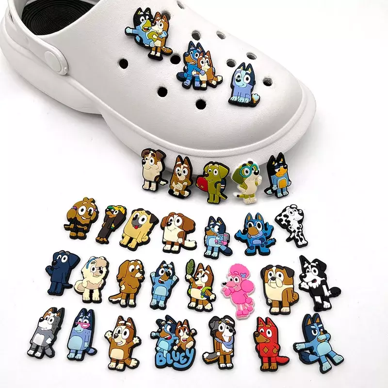 30 pezzi Bluey Collection ciondoli per scarpe per Crocs decorazioni per scarpe fai da te accessori per sandali decorare e regali di compleanno per bambini adulti